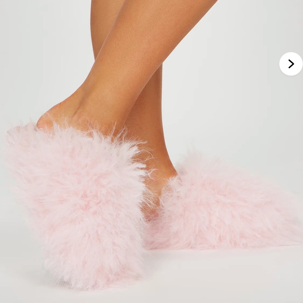 Soft Pink Fluffy Slippers